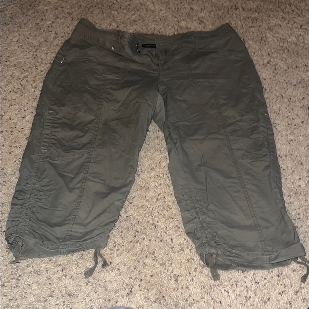 INC International Concepts Olive Capris